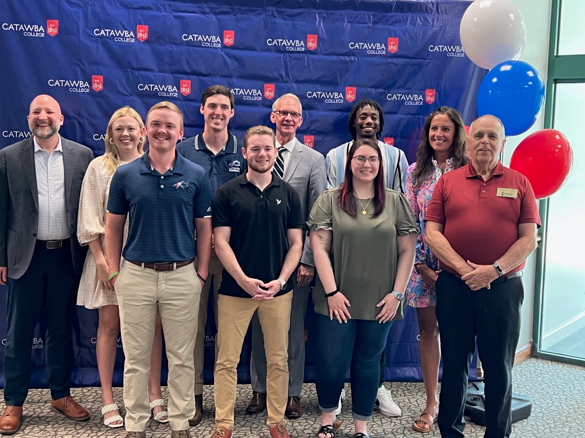 Summer 2022 MBA Graduates with President Nelson, Dr. Nelson, Dr. Trammell, and Dr. Hiatt