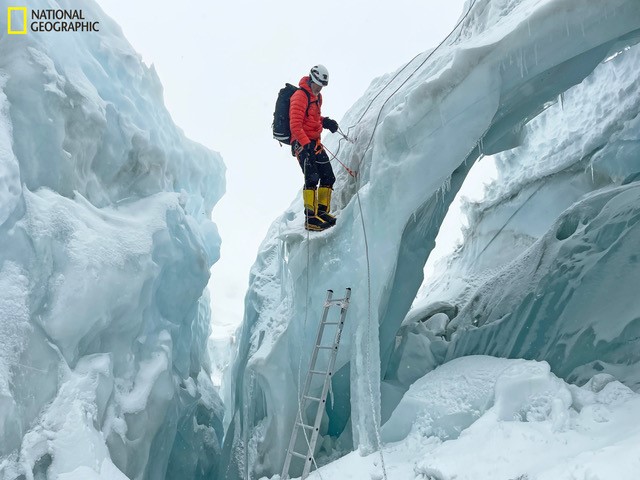 Baker Perry - Dawa Yangzum Sherpa/National Geographic for Perry_Khumbu_Icefall