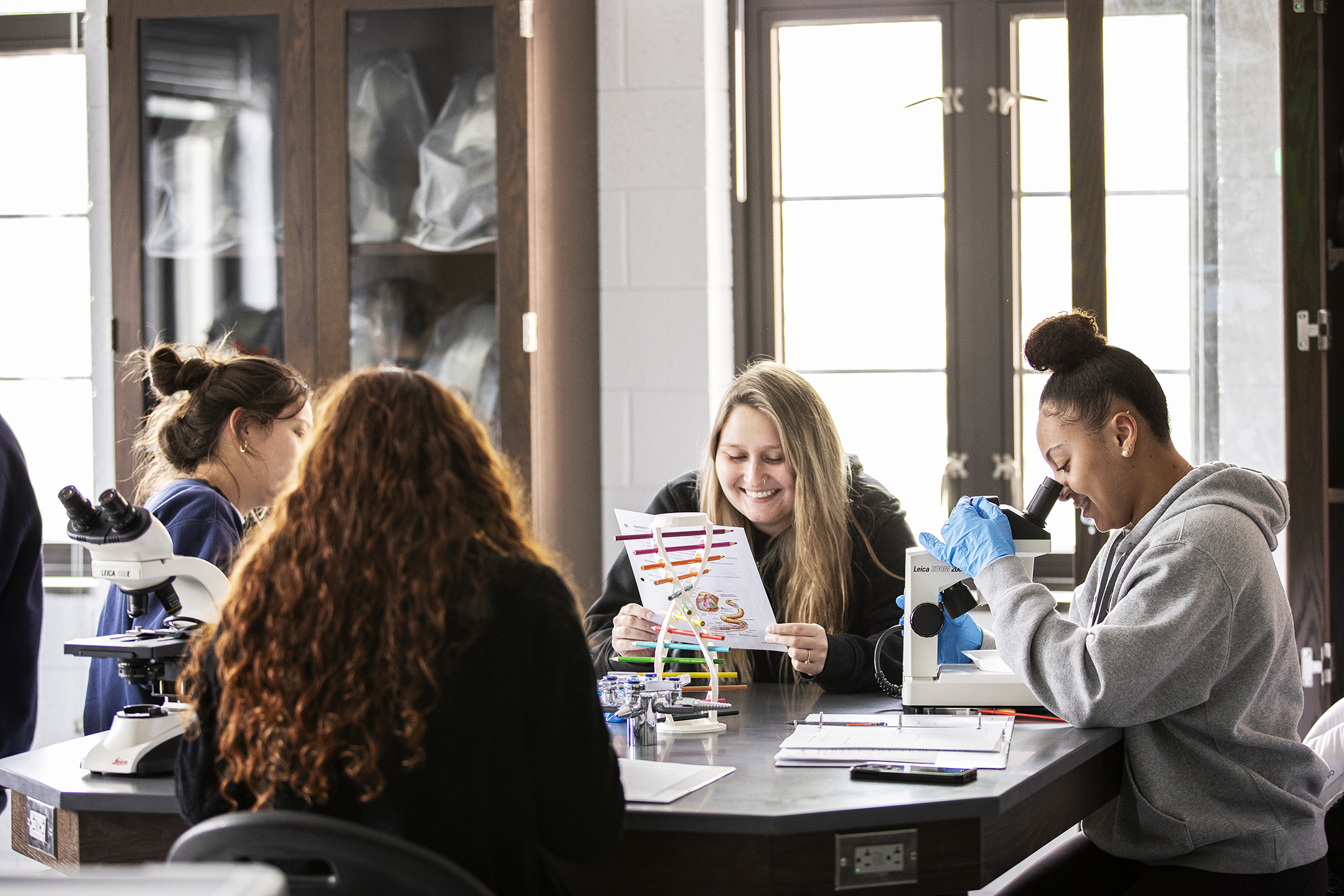 Students in Shuford Science lab