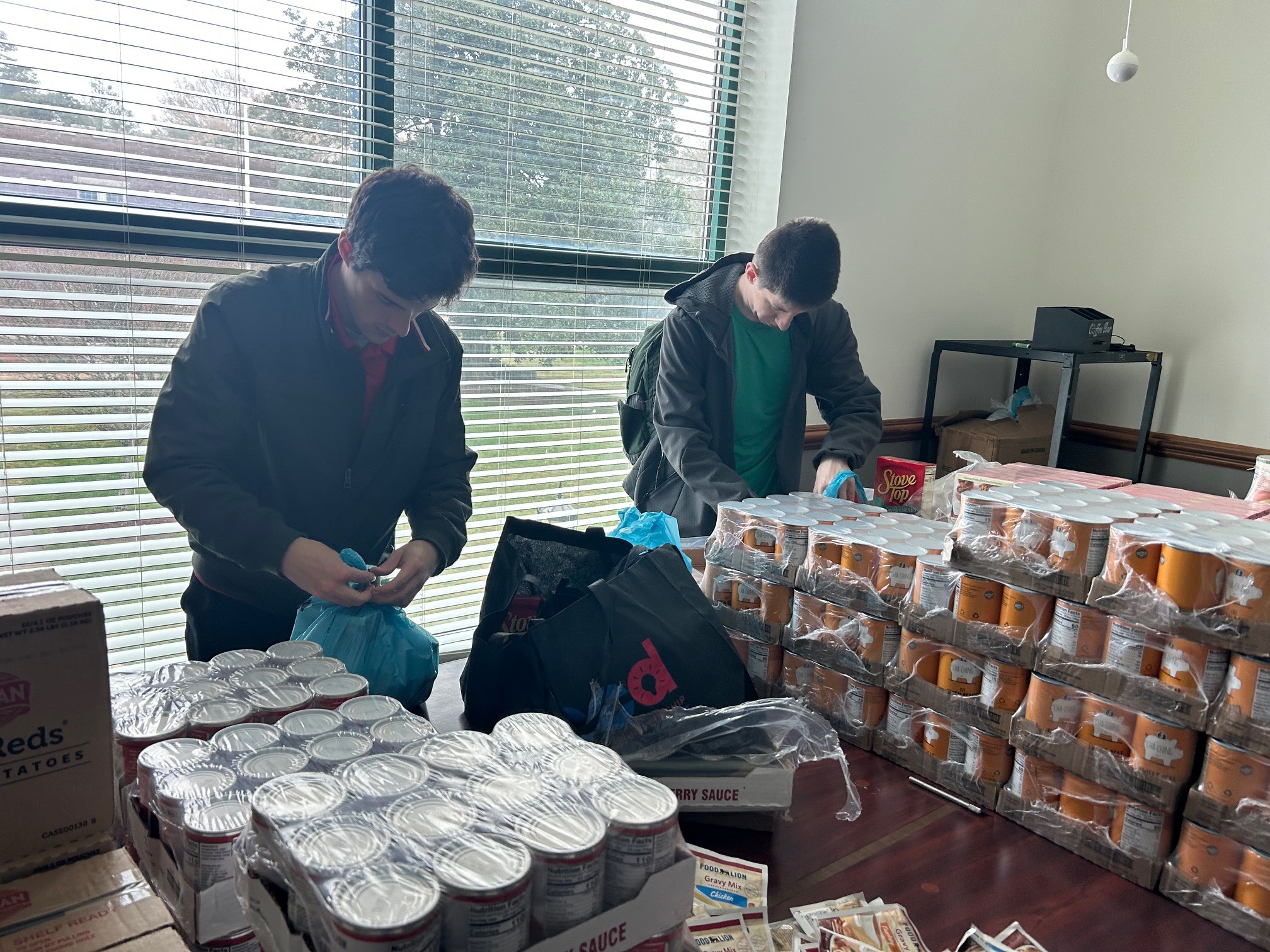 Tom Smith Fellows Delivering Thanksgiving Meals